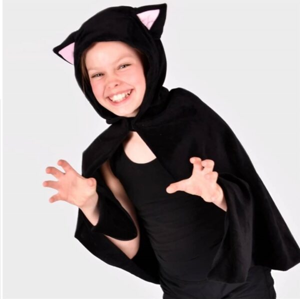 9820, Den Goda Fen, Κάπα Γατούλα, 3-8 ετών